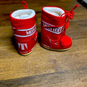Red Moon Boots worn once